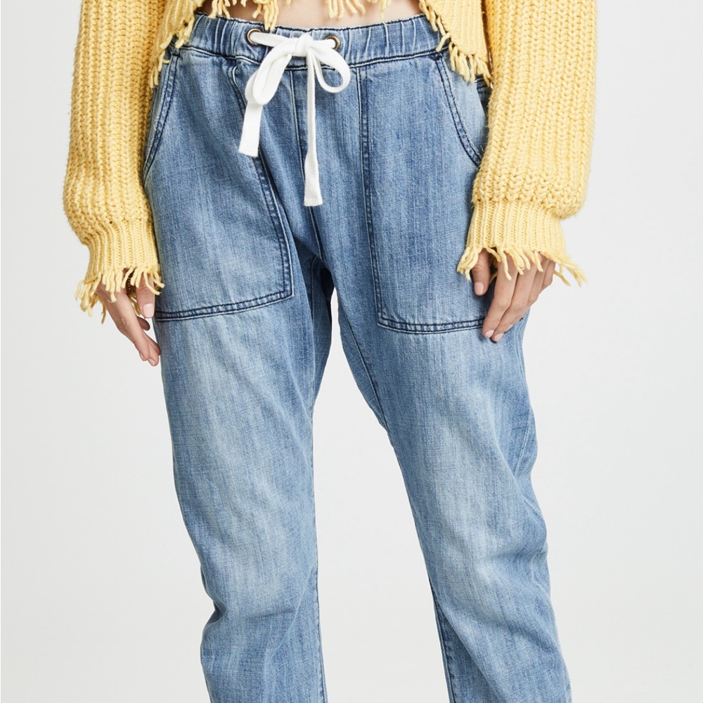 Pull on loose fit ankle jean